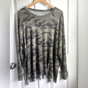 American Eagle Soft & Sexy plush green camo Women’s long sleeve size XL